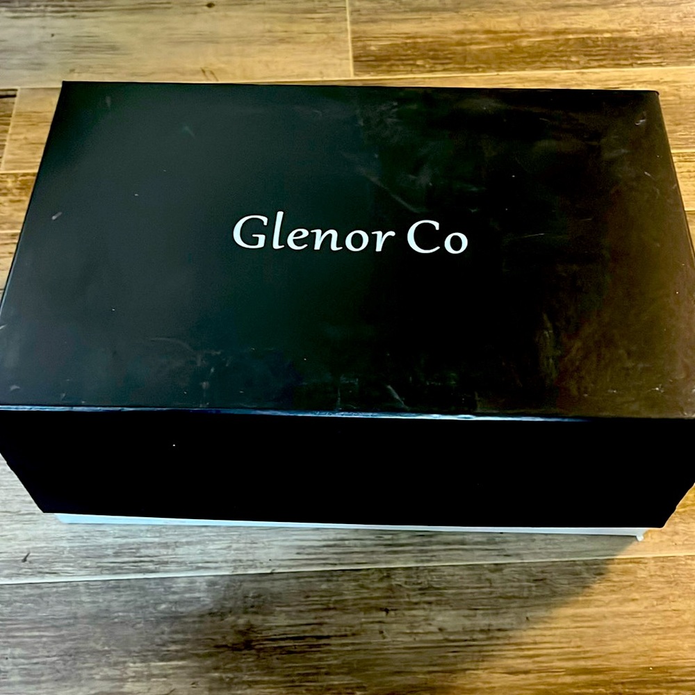 Glenor Co watch box